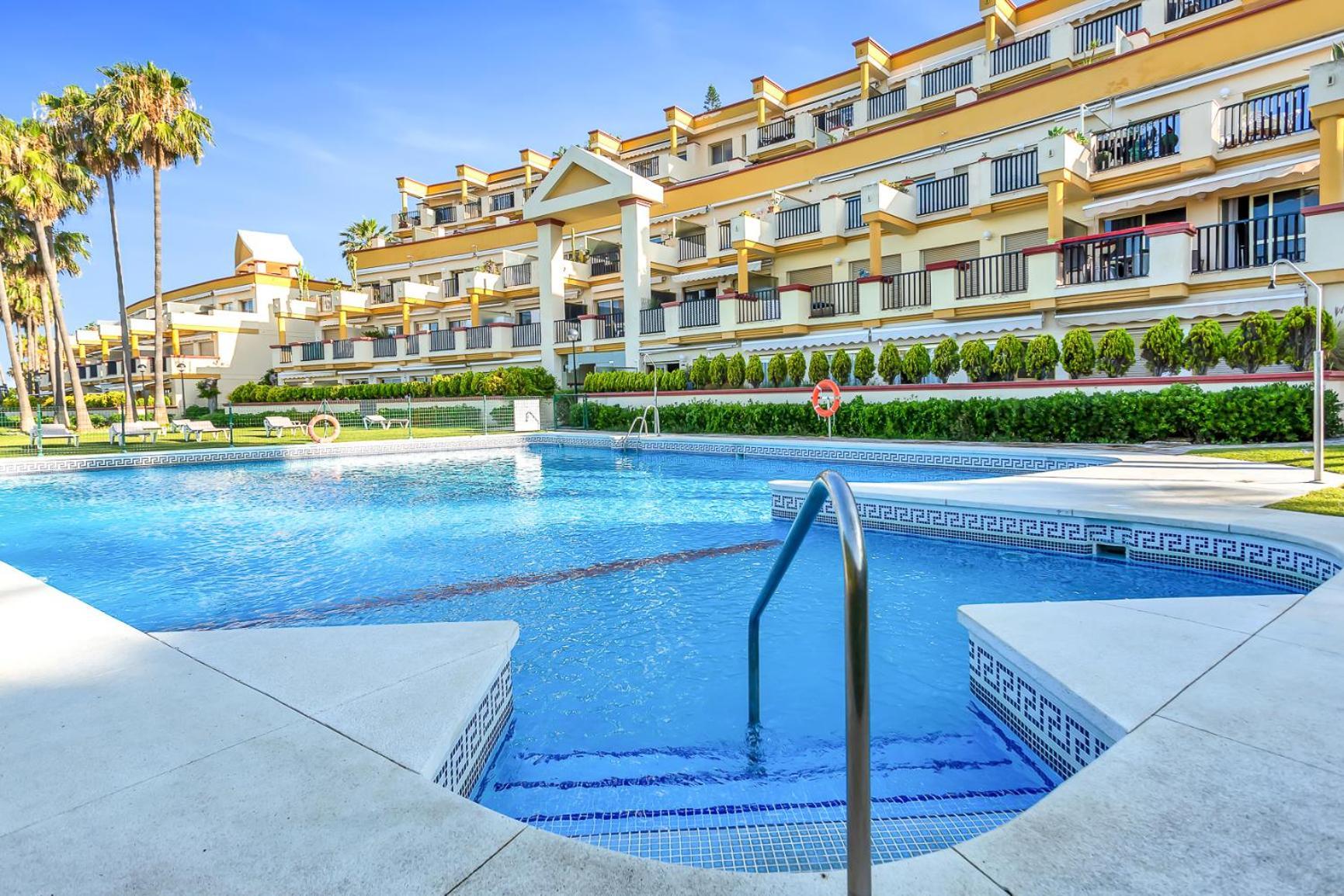 Modern Beach Apartment Romana Playa 723 In Marbella, Elviria Exterior photo